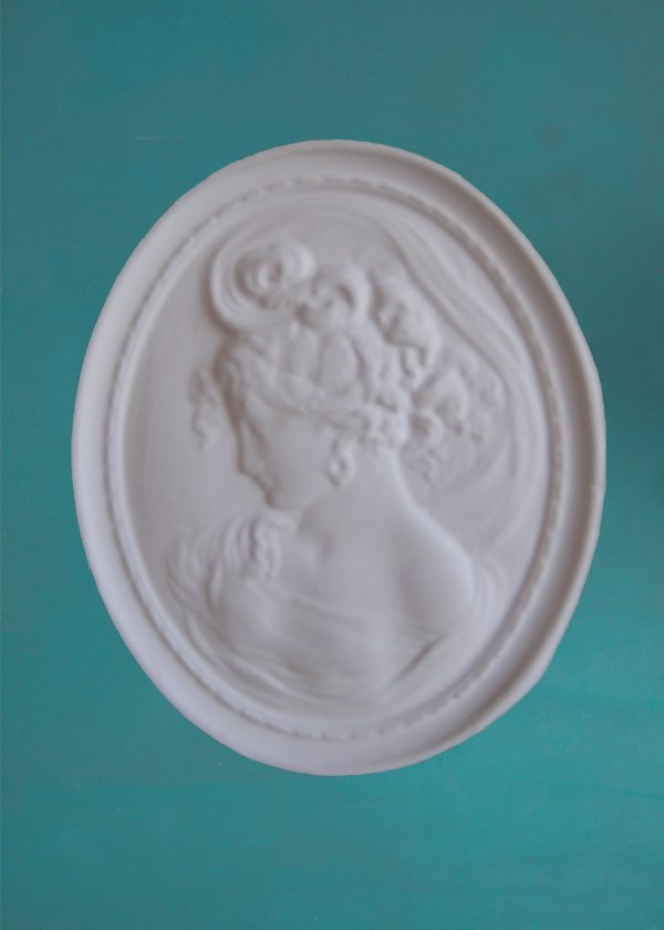 PQ 9, Cameo